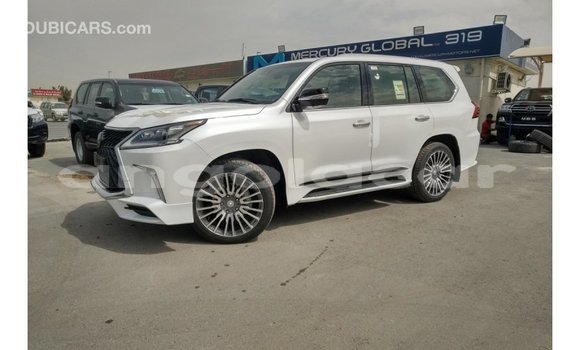 Comprar Importar Lexus LX Branco Carro em Import - Dubai em Bengo Province Comprar Importar Lexus LX Branco Carro em Import - Dubai em Bengo Province
