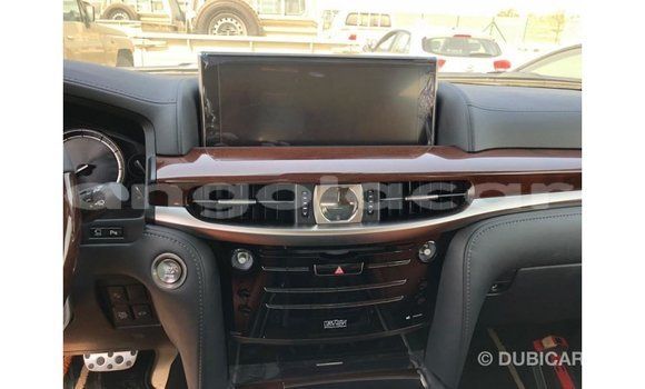 Comprar Importar Lexus LX Branco Carro em Import - Dubai em Bengo Province Comprar Importar Lexus LX Branco Carro em Import - Dubai em Bengo Province