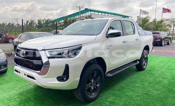Acheter Occasion Voiture Toyota Hilux Surf Blanc à Luanda, Province de Luanda Acheter Occasion Voiture Toyota Hilux Surf Blanc à Luanda, Province de Luanda