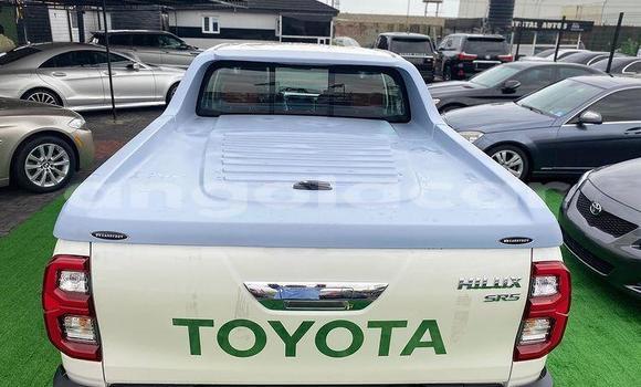 Buy Used Toyota Hilux Surf White Car in Luanda in Luanda Province Buy Used Toyota Hilux Surf White Car in Luanda in Luanda Province