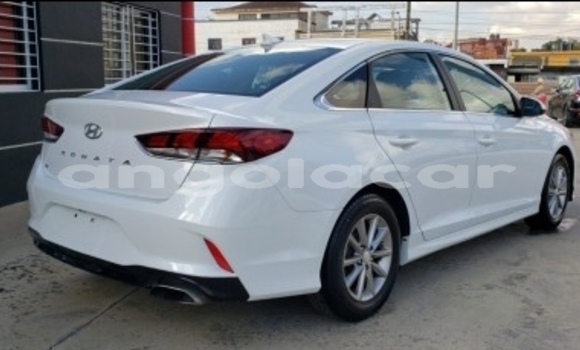 Buy Used Hyundai Sonata White Car in Luanda in Luanda Province Buy Used Hyundai Sonata White Car in Luanda in Luanda Province