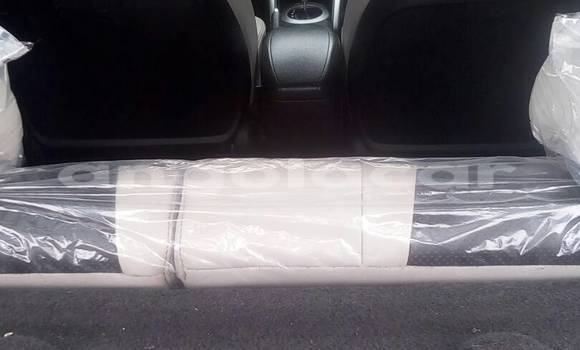 Buy Used Hyundai Veloster White Car in Benguela in Benguela Buy Used Hyundai Veloster White Car in Benguela in Benguela