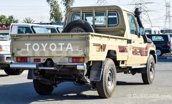 Comprar Importar Toyota Land Cruiser Bege Carro em Import - Dubai em Bengo Province Comprar Importar Toyota Land Cruiser Bege Carro em Import - Dubai em Bengo Province
