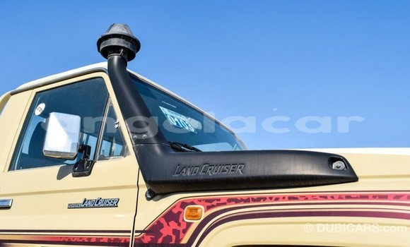 Comprar Importar Toyota Land Cruiser Bege Carro em Import - Dubai em Bengo Province Comprar Importar Toyota Land Cruiser Bege Carro em Import - Dubai em Bengo Province