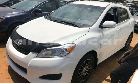 Comprar Usado Toyota Corolla Branco Carro em Luanda em Luanda Province