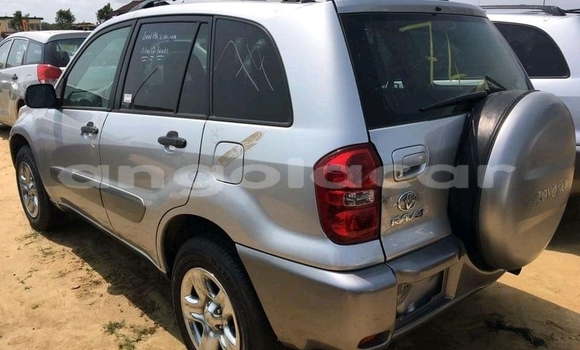 Comprar Usado Toyota RAV4 Outro Carro em Luanda em Luanda Province Comprar Usado Toyota RAV4 Outro Carro em Luanda em Luanda Province