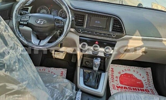 Comprar Novo Hyundai Elantra Outro Carro em Luanda em Luanda Province Comprar Novo Hyundai Elantra Outro Carro em Luanda em Luanda Province