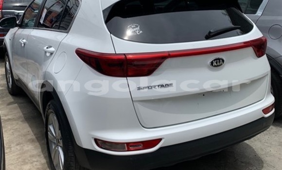 Buy Used Kia Sportage White Car in Luanda in Luanda Province
