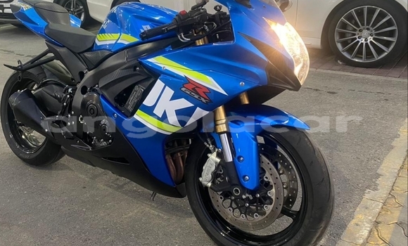Comprar Usado Suzuki GSX–R Azul Moto em Luanda em Luanda Province Comprar Usado Suzuki GSX–R Azul Moto em Luanda em Luanda Province