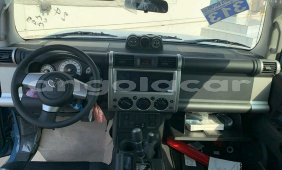 Comprar Usado Toyota FJ Cruiser Azul Carro em Luanda em Luanda Province Comprar Usado Toyota FJ Cruiser Azul Carro em Luanda em Luanda Province