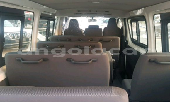 Buy Used Toyota Hiace White Car in Luanda in Luanda Province Buy Used Toyota Hiace White Car in Luanda in Luanda Province