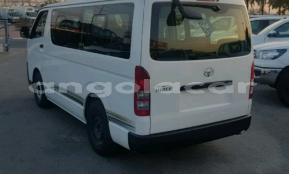 Buy Used Toyota Hiace White Car in Luanda in Luanda Province Buy Used Toyota Hiace White Car in Luanda in Luanda Province