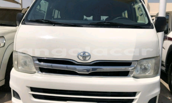 Comprar Usado Toyota Hiace Branco Carro em Luanda em Luanda Province