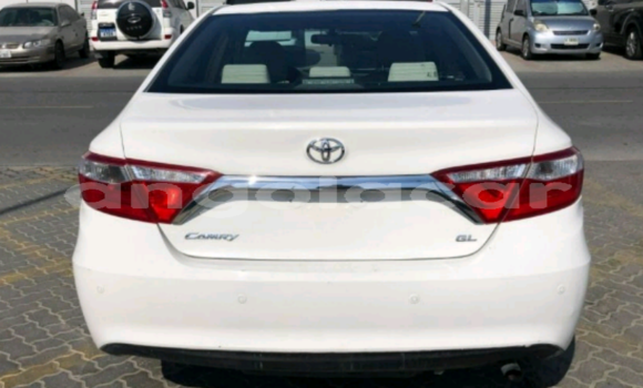Buy Used Toyota Yaris White Car in Luanda in Luanda Province Buy Used Toyota Yaris White Car in Luanda in Luanda Province