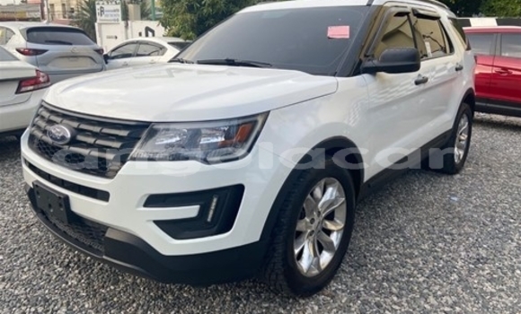 Comprar Usado Ford Explorer Branco Carro em Luanda em Luanda Province