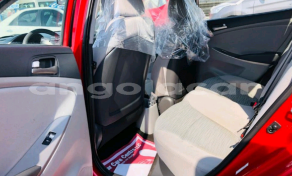 Acheter Occasion Voiture Hyundai Accent Rouge à Luanda, Province de Luanda Acheter Occasion Voiture Hyundai Accent Rouge à Luanda, Province de Luanda