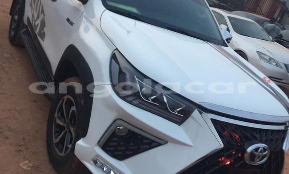 Acheter Occasion Voiture Toyota Hiluxe Revo Blanc à Luanda, Province de Luanda