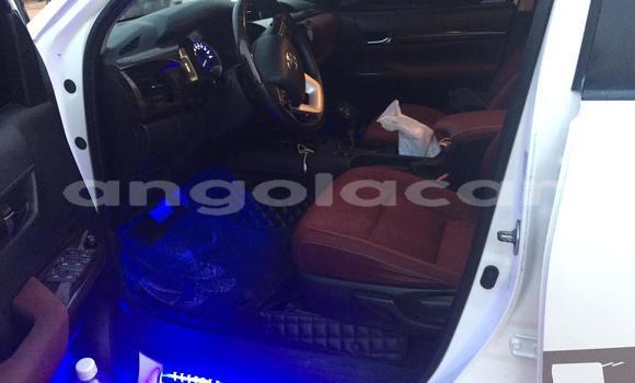 Acheter Occasion Voiture Toyota Hiluxe Revo Blanc à Luanda, Province de Luanda Acheter Occasion Voiture Toyota Hiluxe Revo Blanc à Luanda, Province de Luanda