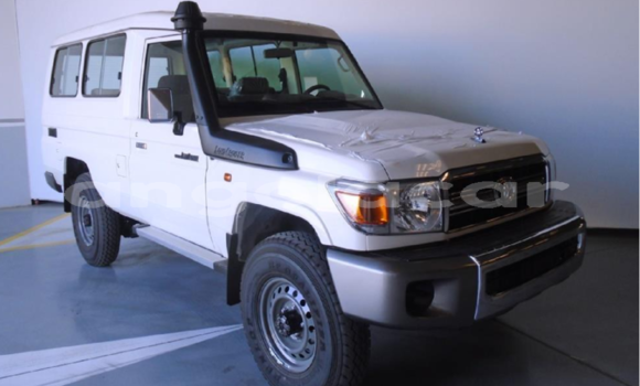 Comprar Usado Toyota Land Cruiser Branco Carro em Luanda em Luanda Province Comprar Usado Toyota Land Cruiser Branco Carro em Luanda em Luanda Province