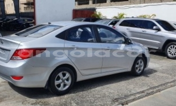 Comprar Usado Hyundai Accent Prata Carro em Luanda em Luanda Province