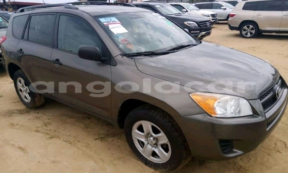Comprar Usado Toyota RAV4 Outro Carro em N’dalatando em Cuanza Norte Province