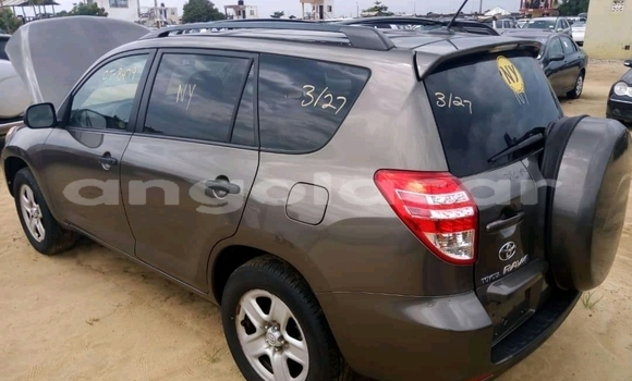 Comprar Usado Toyota RAV4 Outro Carro em N’dalatando em Cuanza Norte Province Comprar Usado Toyota RAV4 Outro Carro em N’dalatando em Cuanza Norte Province