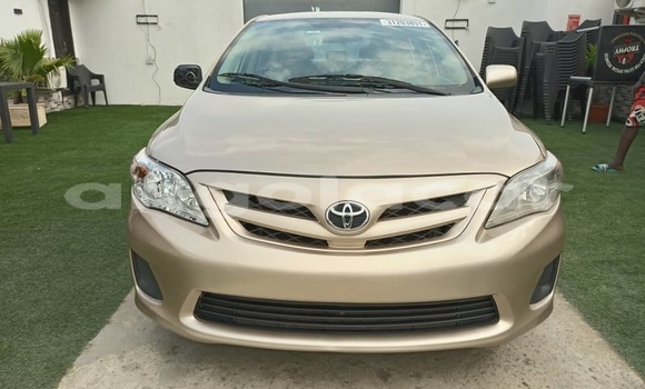 Comprar Usado Toyota Corolla Prata Carro em Luanda em Luanda Province