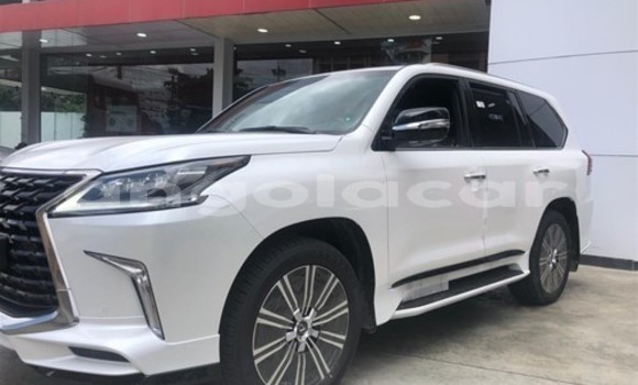 Buy Used Lexus LX 570 White Car in Luanda in Luanda Province Buy Used Lexus LX 570 White Car in Luanda in Luanda Province