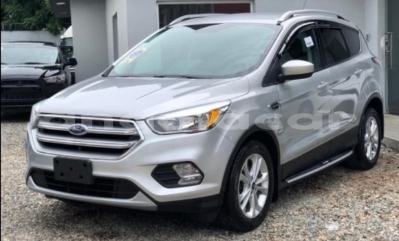 Buy Used Ford Escape White Car in Luanda in Luanda Province Buy Used Ford Escape White Car in Luanda in Luanda Province