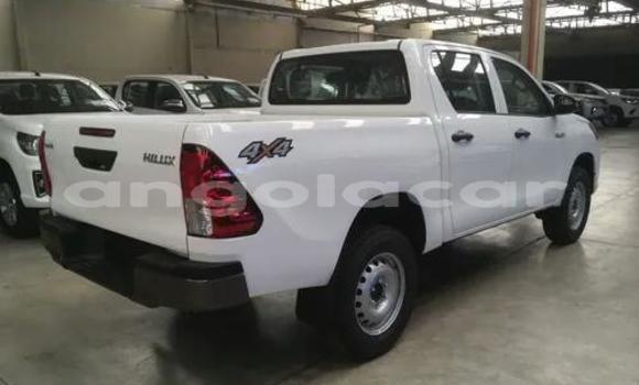 Buy Used Toyota Hilux White Car in Luanda in Luanda Province Buy Used Toyota Hilux White Car in Luanda in Luanda Province