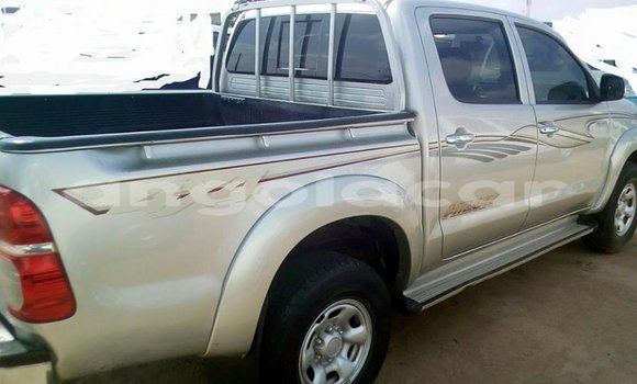 Comprar Usado Toyota Hilux Prata Carro em Luanda em Luanda Province Comprar Usado Toyota Hilux Prata Carro em Luanda em Luanda Province