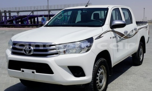 Acheter Occasion Voiture Toyota Hilux Blanc à Lobito, Benguela