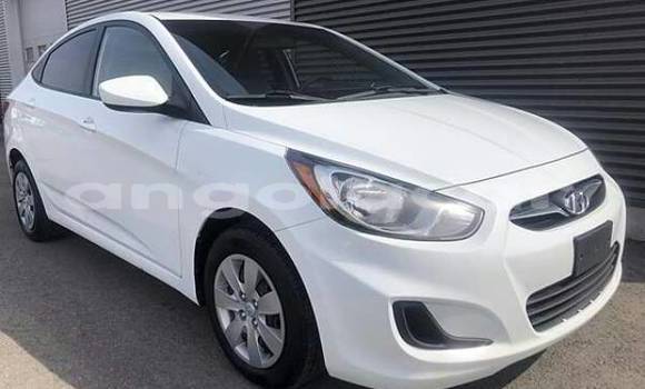 Buy New Hyundai Accent White Car in Lobito in Benguela Buy New Hyundai Accent White Car in Lobito in Benguela