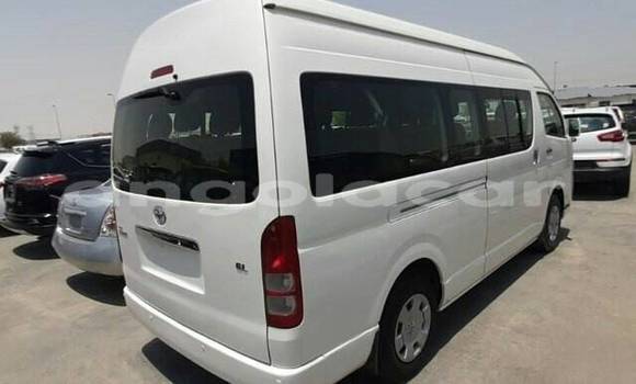 Buy New Toyota Hiace White Car in Lobito in Benguela Buy New Toyota Hiace White Car in Lobito in Benguela
