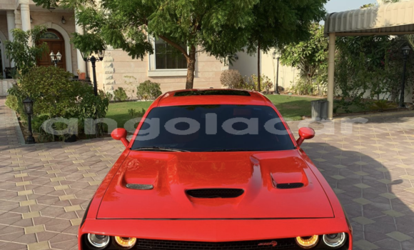 Acheter Import Voiture Dodge Challenger Rouge à Import - Dubai, Province de Bengo Acheter Import Voiture Dodge Challenger Rouge à Import - Dubai, Province de Bengo