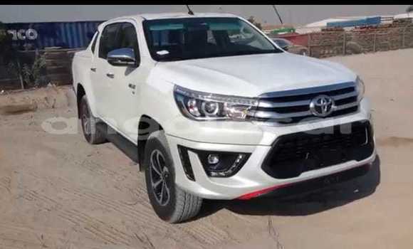 Acheter Occasion Voiture Toyota Hilux Blanc à Luena, Moxico Acheter Occasion Voiture Toyota Hilux Blanc à Luena, Moxico