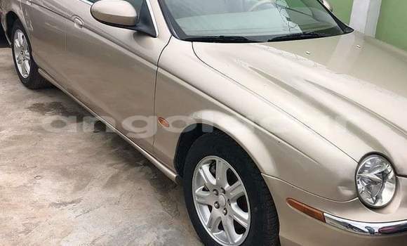 Acheter Occasion Voiture Jaguar S–Type Gris à Luanda, Province de Luanda
