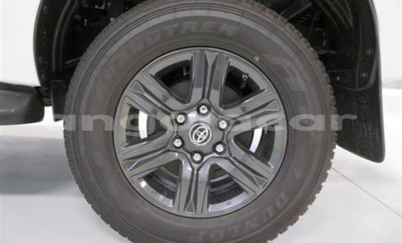 Acheter Occasion Voiture Toyota Hilux Blanc à Luanda, Province de Luanda Acheter Occasion Voiture Toyota Hilux Blanc à Luanda, Province de Luanda