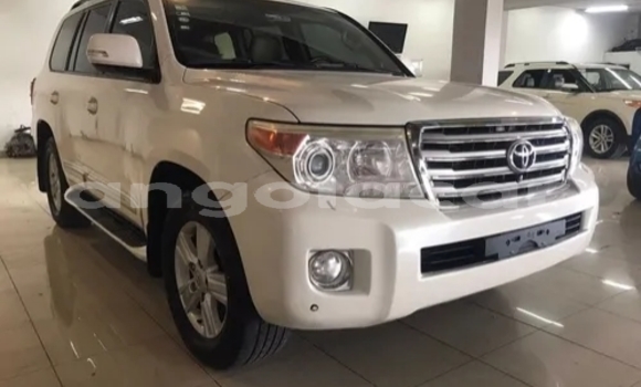 Acheter Occasion Voiture Toyota Land Cruiser Blanc à Luanda, Province de Luanda Acheter Occasion Voiture Toyota Land Cruiser Blanc à Luanda, Province de Luanda