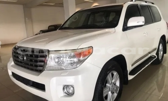 Comprar Usado Toyota Land Cruiser Branco Carro em Luanda em Luanda Province Comprar Usado Toyota Land Cruiser Branco Carro em Luanda em Luanda Province
