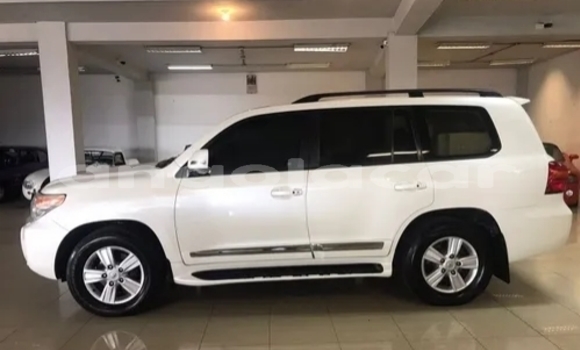 Comprar Usado Toyota Land Cruiser Branco Carro em Luanda em Luanda Province Comprar Usado Toyota Land Cruiser Branco Carro em Luanda em Luanda Province