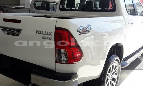 Comprar Usado Toyota Hilux Branco Carro em Luena em Moxico Comprar Usado Toyota Hilux Branco Carro em Luena em Moxico