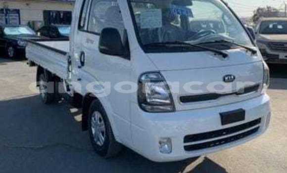 Comprar Usado Kia Quanlima Branco Carro em Luena em Moxico Comprar Usado Kia Quanlima Branco Carro em Luena em Moxico