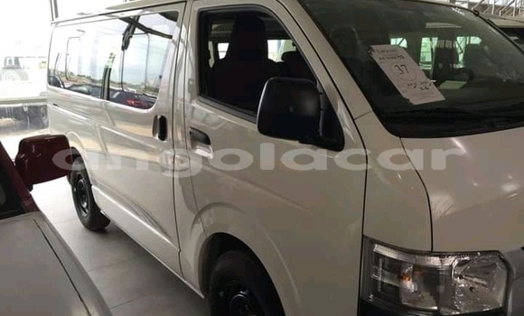 Comprar Usado Toyota Hiace Branco Carro em Luena em Moxico Comprar Usado Toyota Hiace Branco Carro em Luena em Moxico