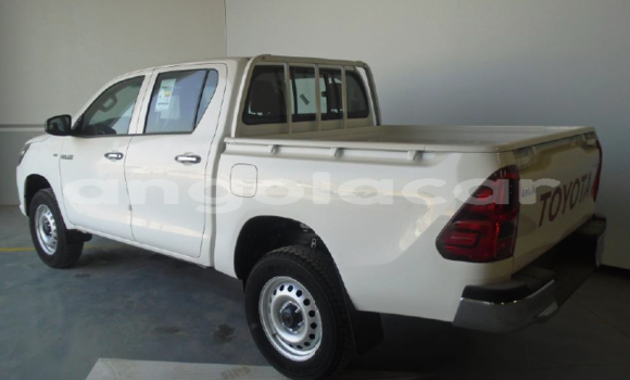 Buy Used Toyota Hilux White Car in Luanda in Luanda Province Buy Used Toyota Hilux White Car in Luanda in Luanda Province