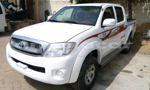 Acheter Occasion Voiture Toyota Hilux Blanc à N'dalatando, Province de Cuanza Norte Acheter Occasion Voiture Toyota Hilux Blanc à N'dalatando, Province de Cuanza Norte