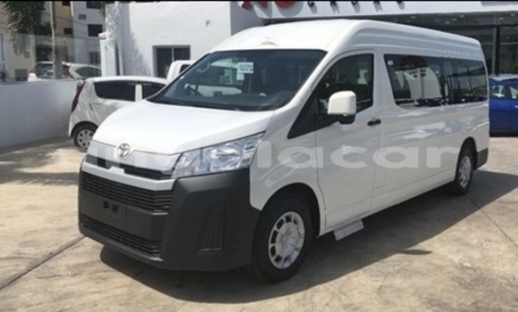 Buy Used Toyota Hiace White Car in Luanda in Luanda Province Buy Used Toyota Hiace White Car in Luanda in Luanda Province