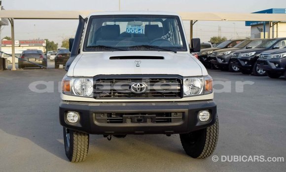 Buy Import Toyota Pickup White Car in Import - Dubai in Bengo Province Buy Import Toyota Pickup White Car in Import - Dubai in Bengo Province