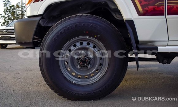 Buy Import Toyota Pickup White Car in Import - Dubai in Bengo Province Buy Import Toyota Pickup White Car in Import - Dubai in Bengo Province