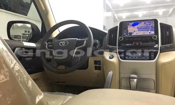 Buy New Toyota Land Cruiser White Car in Luanda in Luanda Province Buy New Toyota Land Cruiser White Car in Luanda in Luanda Province